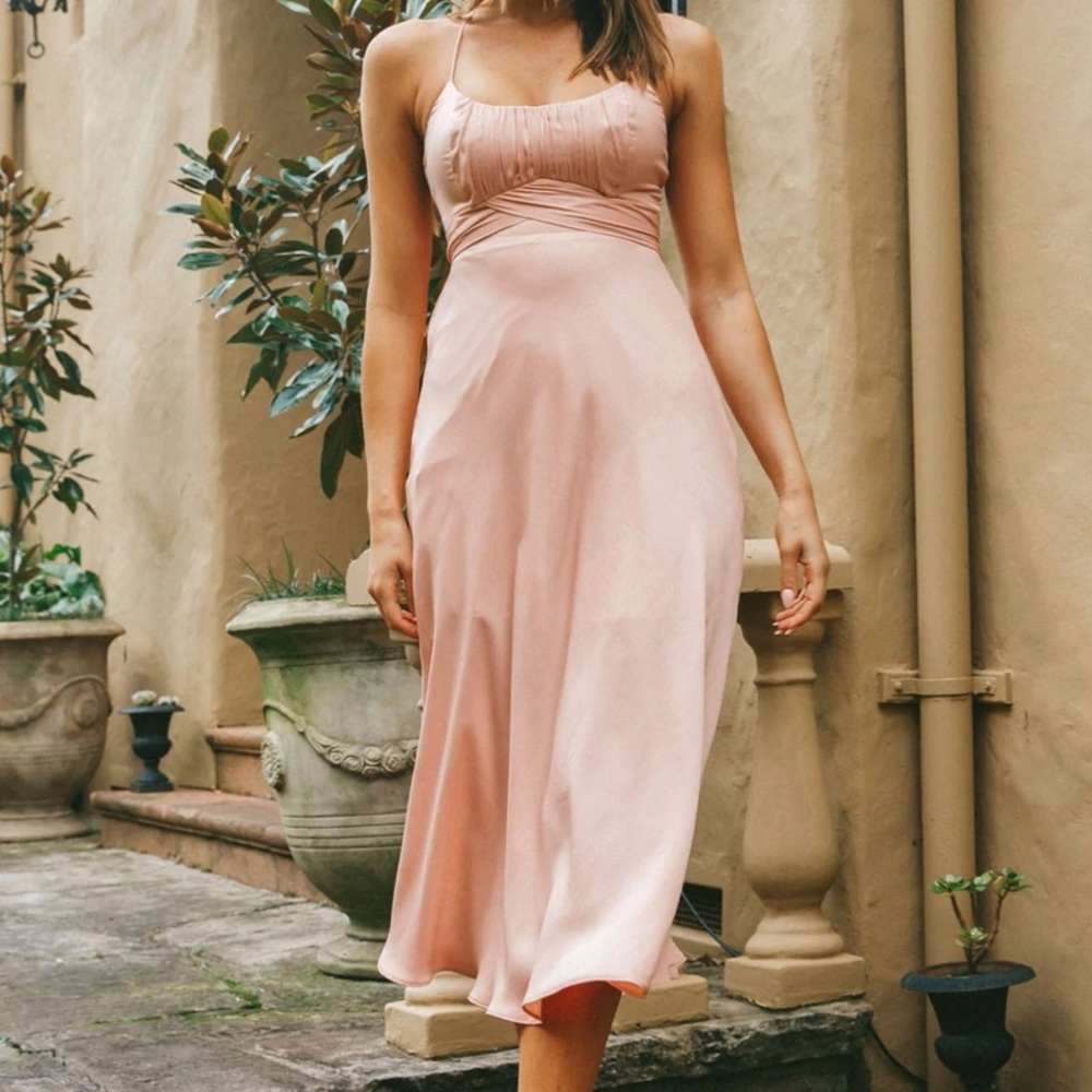 LINKA CAMI STRAP MIDI DRESS PEACH